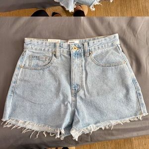 brand-new cotton on Mom style jean shorts Super cute just wasn’t the right size